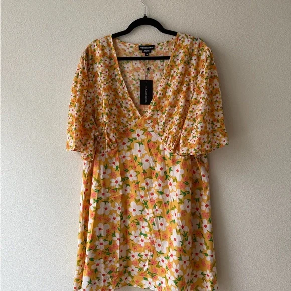 green emerald velvet dress FOREVER 21. Flowy maxi dress. TM – Hibuy market main image 0